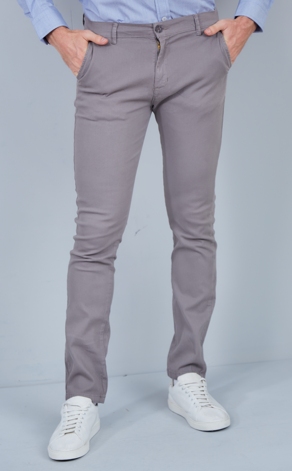 Pantalon chino gris oscuro